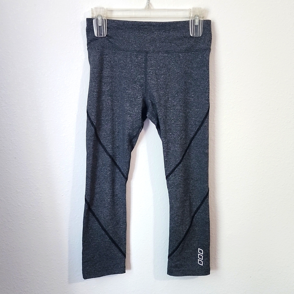 LORNA JANE SIZE SMALL LEGGINGS GREY